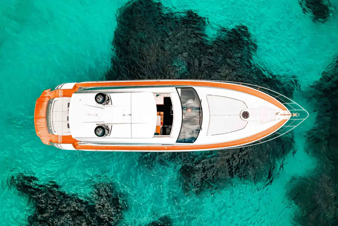 Pershing 64