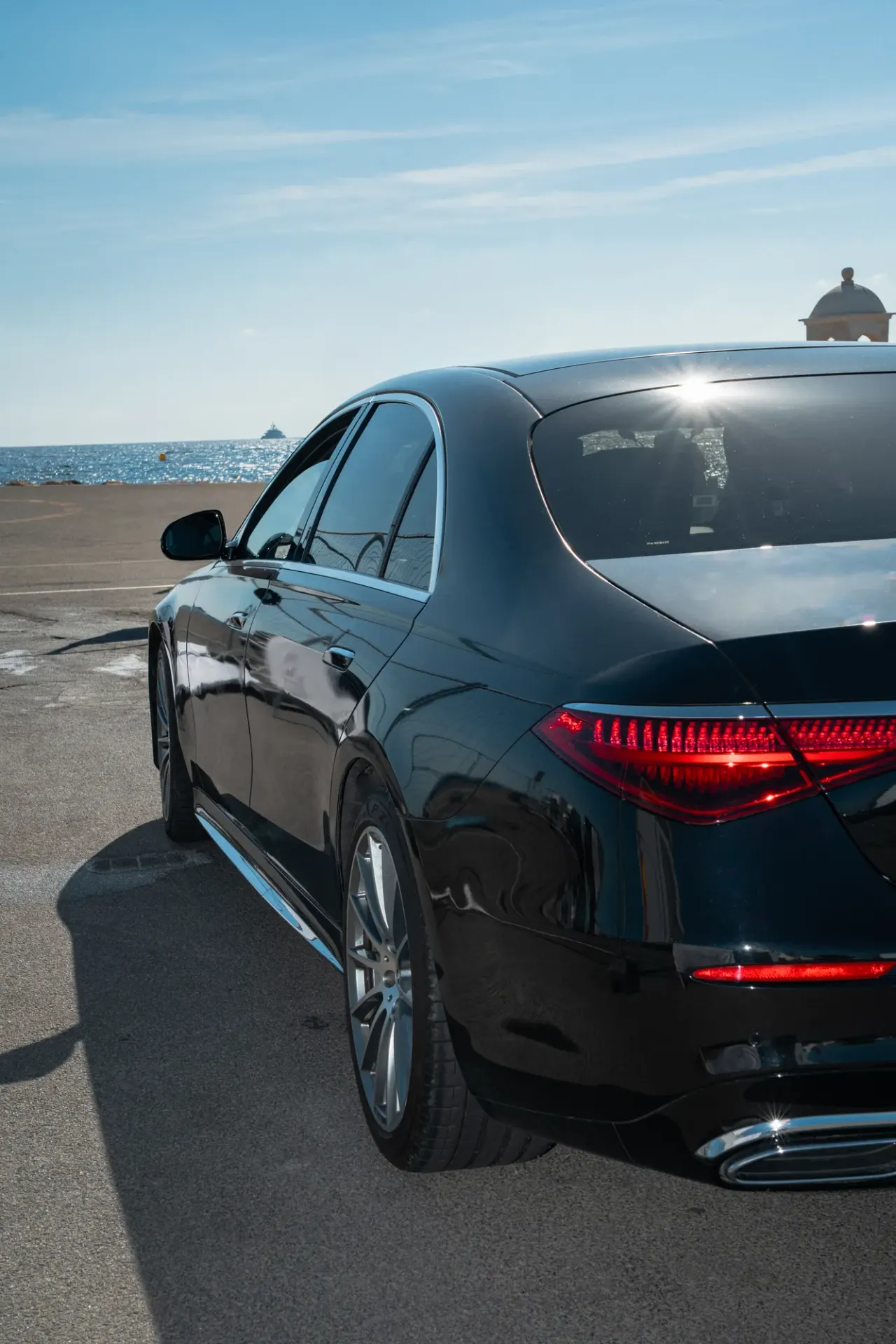 Chauffeur privé à Saint-Tropez — Mercedes Classe S de trois-quarts arrière