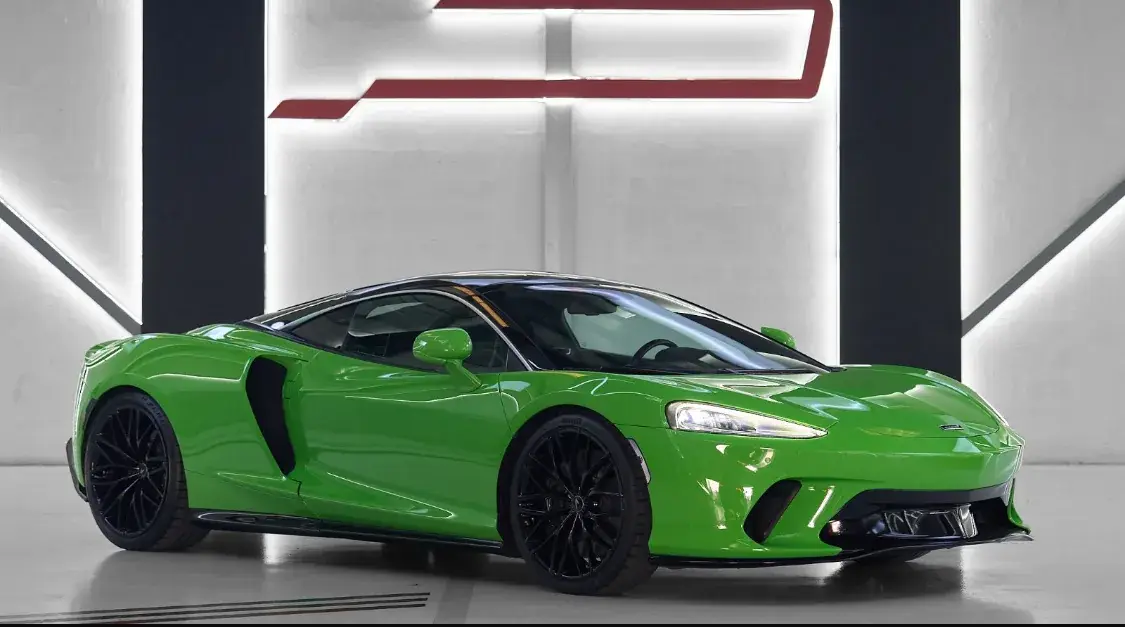 McLaren GT